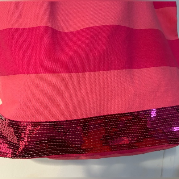 Victoria’s Secret Logo Beach Tote in Barbie Pink - Picture 3 of 8